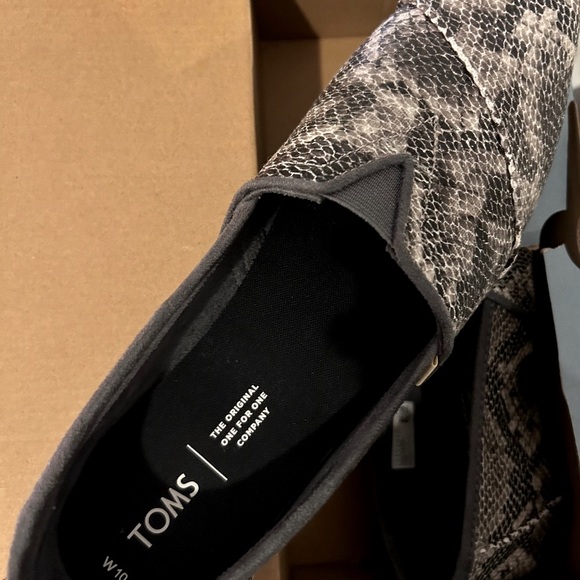 Toms Shoes - NIB Toms Snakeskin